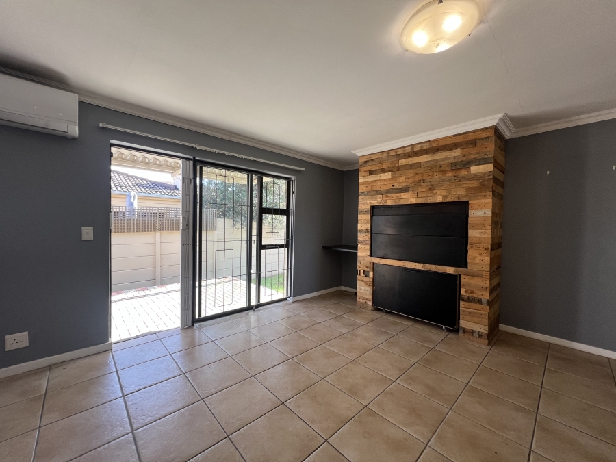 3 Bedroom Property for Sale in Sonstraal Heights Western Cape